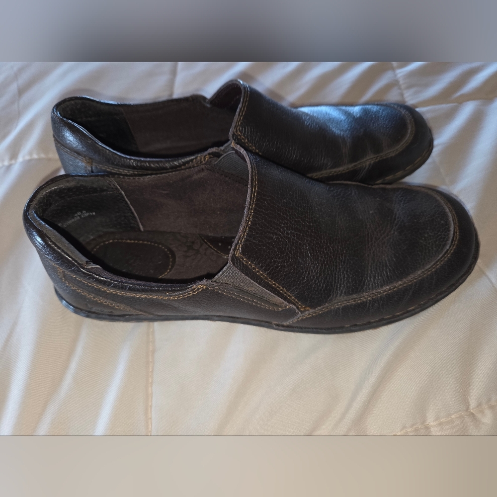 B.O.C. Brown Leather Loafers EUC 9